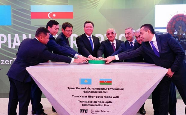 azerbaycan-ve-qazaxistan-arasinda-fiber-optik-xettinin-temeli-qoyuldu