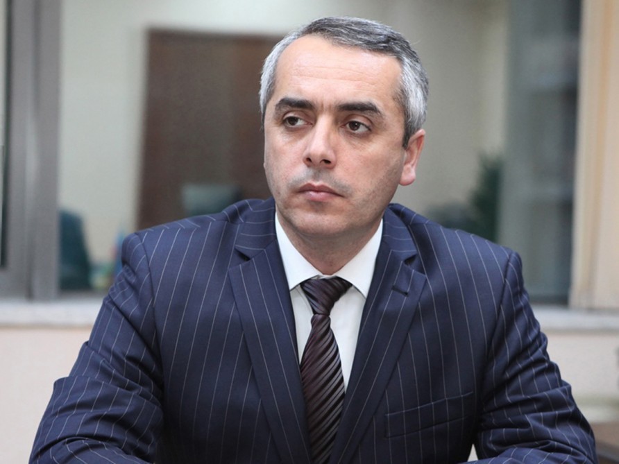elman-babayev-dovlet-gomruk-komitesindeki-vezifesinden-azad-edilib