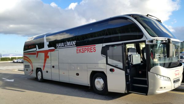 gurcustanin-hotel-sahibleri-rusiyali-turistleri-bakidan-avtobuslarla-catdirmagi-teklif-edibler