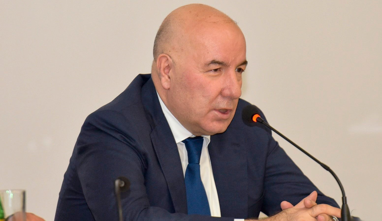 elman-rustemov-azerbaycan-konservativ-xarici-borc-siyaseti-heyata-kecirir