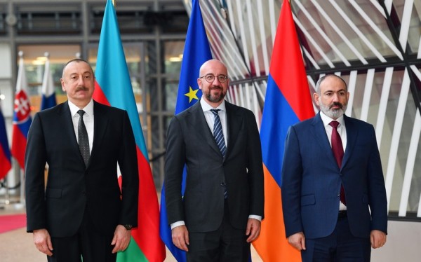 praqada-azerbaycan-ermenistan-fransa-ve-ai-surasi-liderlerinin-gorusu-olacaq