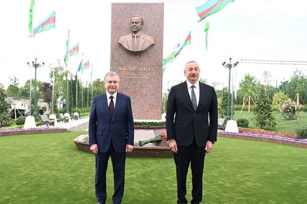 ilham-eliyev-ve-savkat-mirziyoyev-daskendde-heyder-eliyev-meydaninin-acilisinda-yenilenib-foto