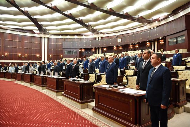 deputatlarin-maas-artimi-fealiyyetimiz-ucun-kifayet-qeder-vesaite-ehtiyac-var-aciqlama-foto