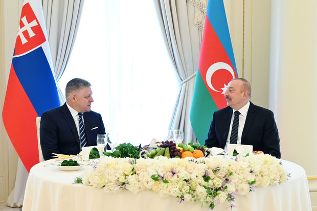 azerbaycan-prezidentinin-adindan-slovakiya-bas-nazirinin-serefine-resmi-nahar-verilib