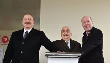 prezident-azeri-merkezi-serqi-platformasinin-dayaq-blokunun-denize-yola-salinmasi-merasiminde-foto